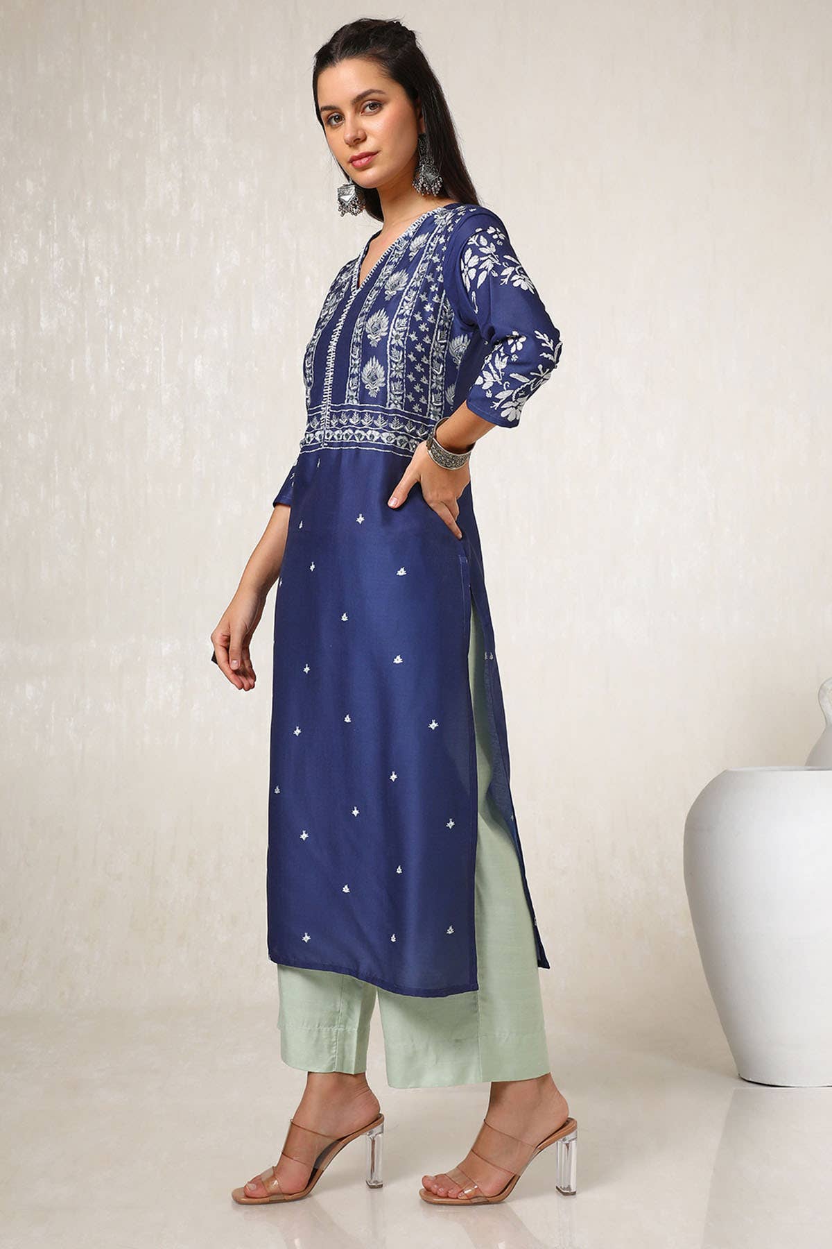 Navy Blue Embellished Muslin Blend Straight Kurta